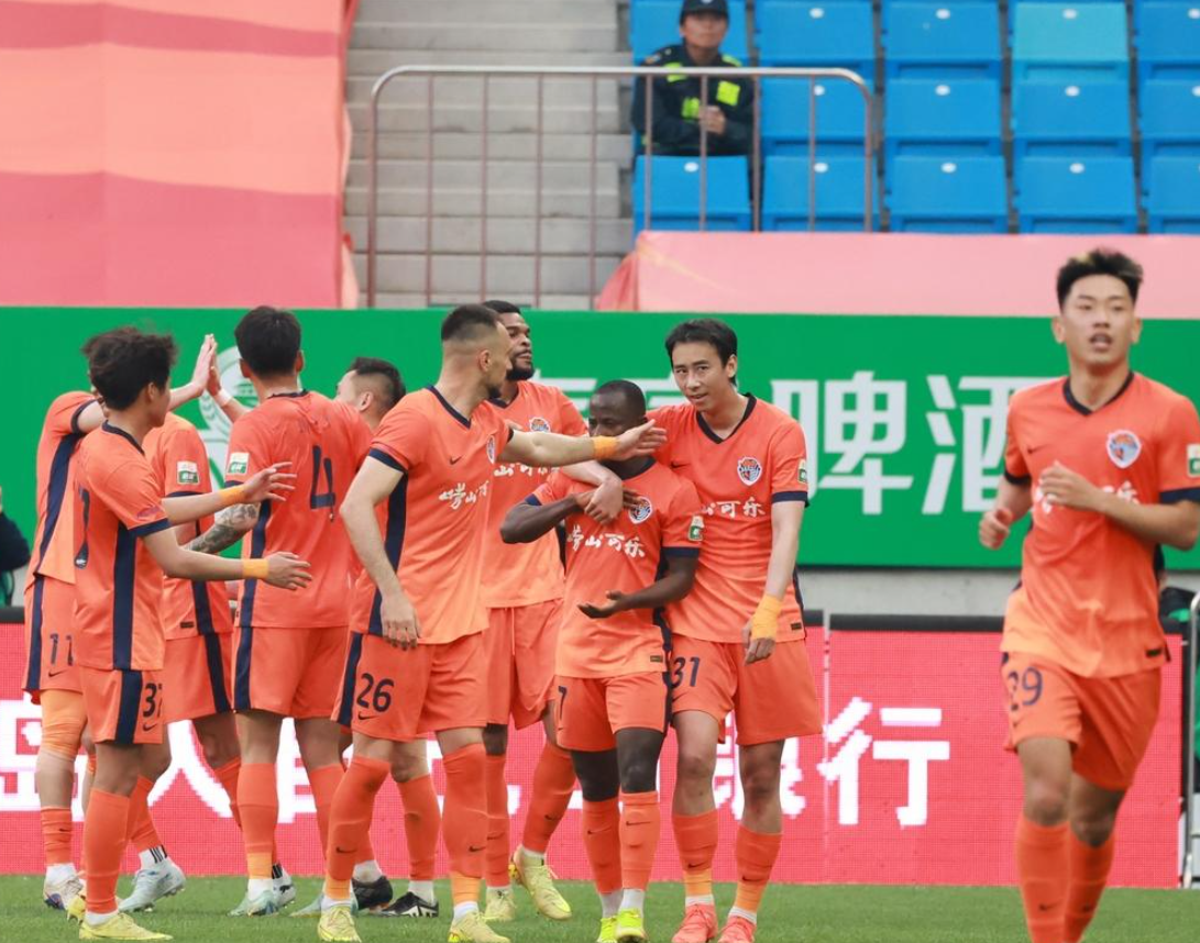 中超最新积分榜：山东泰山爆冷，大连英博落败，上海申花3-0河南